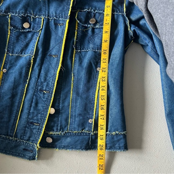 Moschino Jean Italy woman’s light weight jacket - Picture 13 of 16